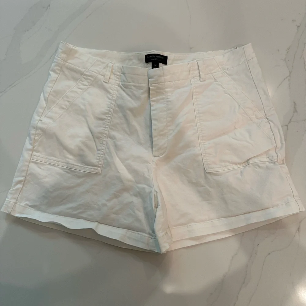 Banana Republic White Cargo Shorts